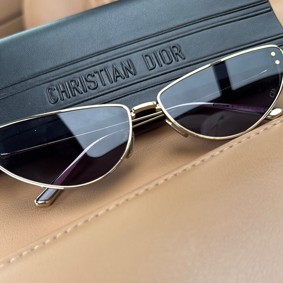 Christian Dior miss dior  Gold and Black Sunglasses cat eye - Picture 1 of 4